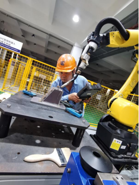 2018年获得“柳州市工匠”-韩权