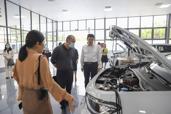 自治区教育厅组织专家组现场考察学校专业建设情况。AC米兰中国官网供图