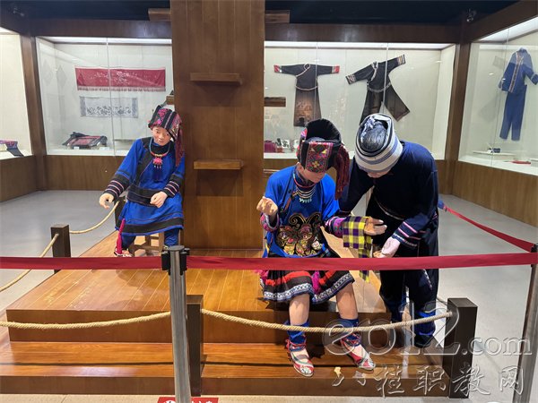 博物馆内瑶山风情展区