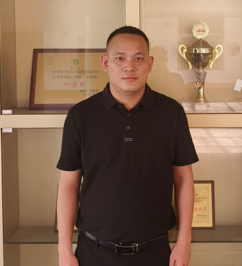 2015年贺州市五一劳动奖章-卫腺文